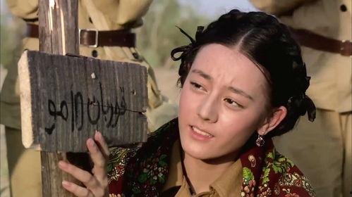 新疆网红阿娜尔罕吃瓜视频,带你领略新疆风情