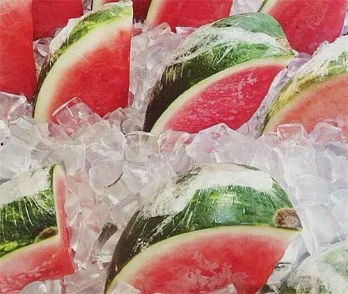 广州吃冰瓜视频,广州街头冰瓜视频走红，清凉一夏尽享美味