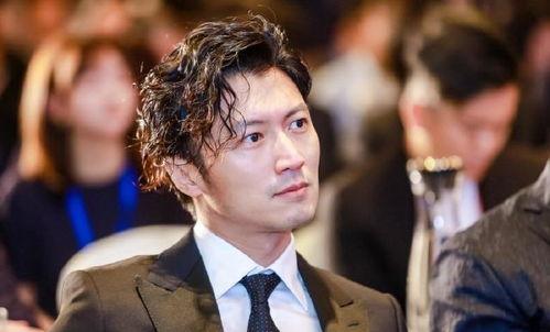 谢霆锋吃瓜视频,揭秘娱乐圈幕后真相