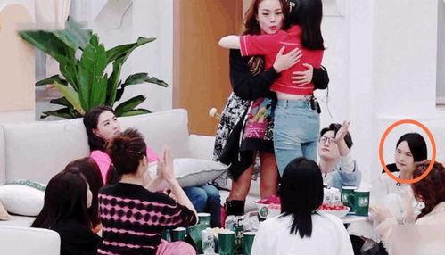 西安小姐姐吃瓜事件视频,网络热议背后的真相揭秘