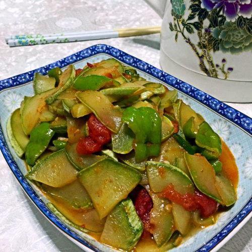 葫芦瓜炒着吃做法视频,家常美味，简单易学
