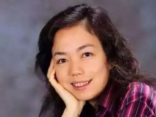 美籍华裔王佳怡吃瓜视频,揭秘娱乐圈幕后故事